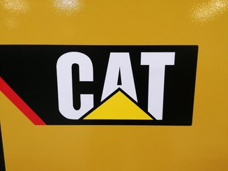 Carretilla retráctil Caterpillar NR16N