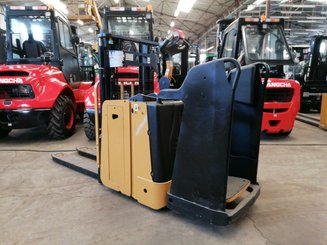 Apilador Hyster P2.0SD - 3