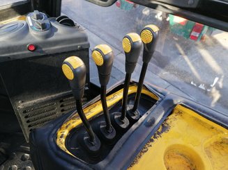 Carretilla contrapesada de 4 ruedas Hyundai 40L-7A