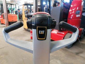 Transpaleta con conductor acompañante Caterpillar NPP20N2