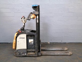 Apilador con plataforma Crown DT3040 - 1