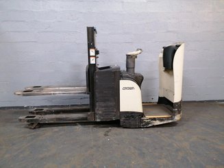 Apilador con plataforma Crown DT3040 - 1