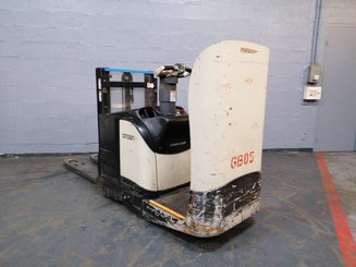 Apilador con plataforma Crown DT3040
