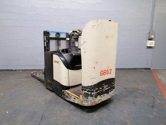 Apilador con plataforma Crown DT3040 - 4