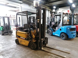 Carretilla contrapesada de 4 ruedas Caterpillar EP16K - 2