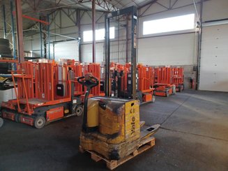 Apilador con conductor acompañante Yale MS12 - 1