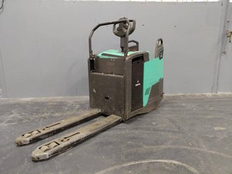 Transpaleta con plataforma Mitsubishi PBF25N3R MITSUBISHI - 1