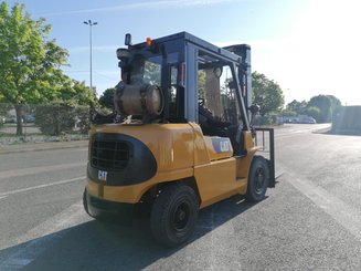 Carretilla contrapesada de 4 ruedas Caterpillar GP40KL