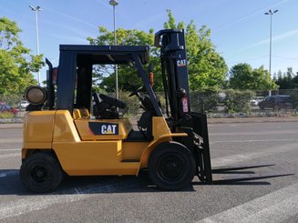 Carretilla contrapesada de 4 ruedas Caterpillar GP40KL