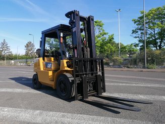 Carretilla contrapesada de 4 ruedas Caterpillar GP40KL
