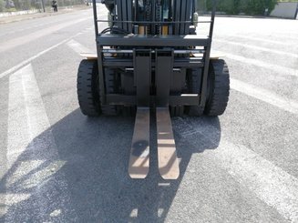 Carretilla contrapesada de 4 ruedas Caterpillar GP40N