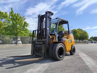Carretilla contrapesada de 4 ruedas Caterpillar GP40N