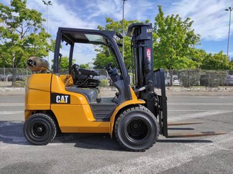 Carretilla contrapesada de 4 ruedas Caterpillar GP40N