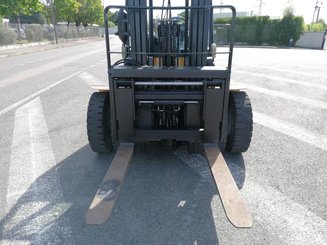 Carretilla contrapesada de 4 ruedas Caterpillar GP40N
