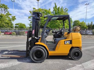 Carretilla contrapesada de 4 ruedas Caterpillar GP40N