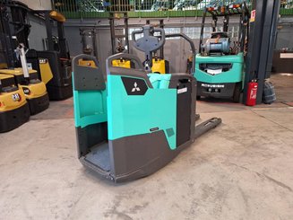 Transpaleta con plataforma Mitsubishi PBF25N3R MITSUBISHI - 1