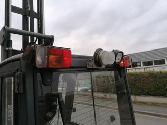 Carretilla contrapesada de 3 ruedas Jungheinrich EFG215