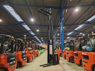 Apilador con plataforma Hangcha CDD16-AZ3S