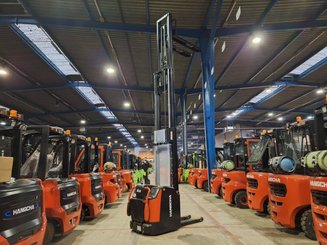 Apilador con plataforma Hangcha CDD16-AZ3S