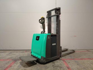 Apilador con plataforma Mitsubishi SBV12P - 4