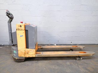 Transpaleta con conductor acompañante OMG 330K - 1