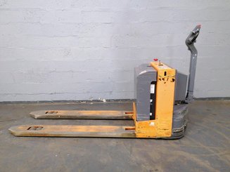 Transpaleta con conductor acompañante OMG 330K - 5