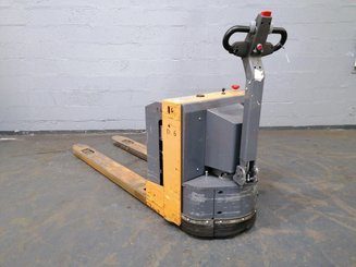 Transpaleta con conductor acompañante OMG 330K - 4