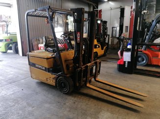 Carretilla contrapesada de 3 ruedas Caterpillar EP16 KT - 1