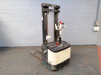 Apilador con conductor acompañante Crown WE2300 - 2