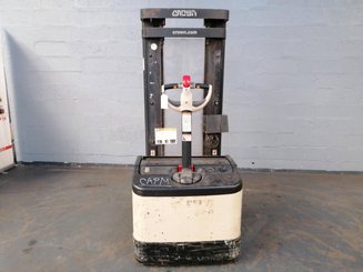 Apilador con conductor acompañante Crown WE2300 - 3