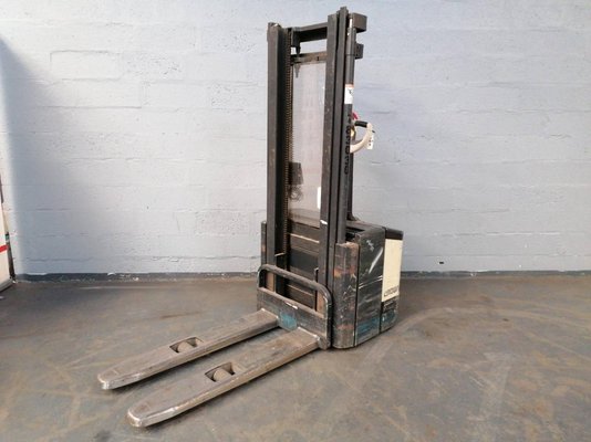 Apilador con conductor acompañante Crown WE2300 - 1