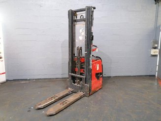 Apilador con conductor acompañante Fenwick L16AP - 1