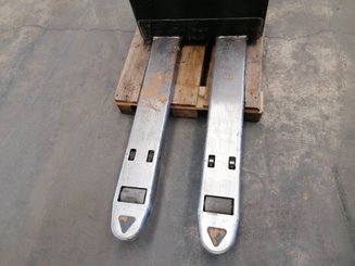 Transpaleta con conductor acompañante Crown WP3020-2.0 - 4