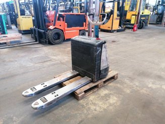 Transpaleta con conductor acompañante Crown WP3020-2.0 - 2
