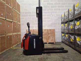 Apilador con plataforma Hangcha CDD16-AZ3S