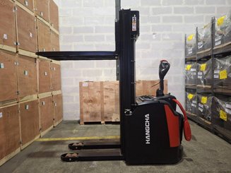 Apilador con plataforma Hangcha CDD16-AZ3S