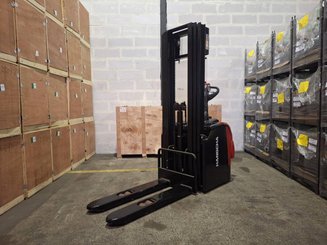 Apilador con plataforma Hangcha CDD16-AZ3S