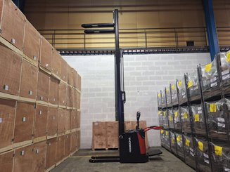 Apilador con plataforma Hangcha CDD16-AZ3S
