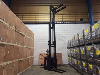 Apilador con plataforma Hangcha CDD16-AZ3S