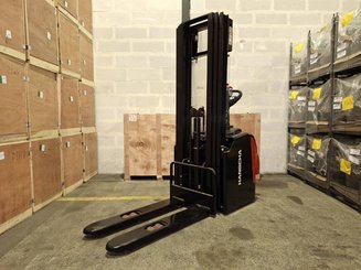 Apilador con plataforma Hangcha CDD16-AZ3S