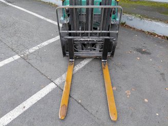 Carretilla contrapesada de 4 ruedas Mitsubishi FG25NT