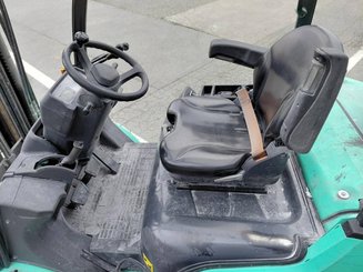 Carretilla contrapesada de 4 ruedas Mitsubishi FG25NT