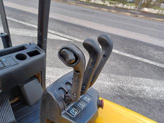 Carretilla contrapesada de 3 ruedas Yale ERP16VTMWB