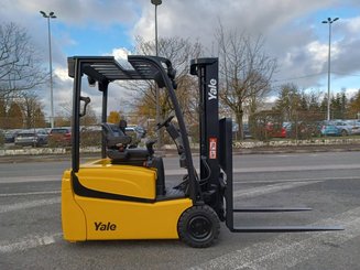 Carretilla contrapesada de 3 ruedas Yale ERP16VTMWB