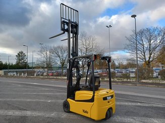 Carretilla contrapesada de 3 ruedas Yale ERP16VTMWB