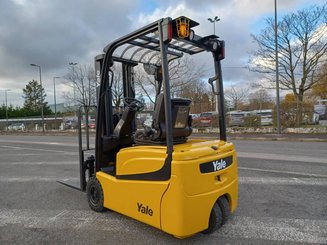 Carretilla contrapesada de 3 ruedas Yale ERP16VTMWB