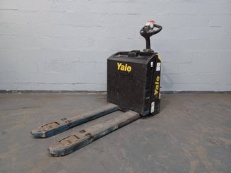 Transpaleta con conductor acompañante Yale MP20 AC