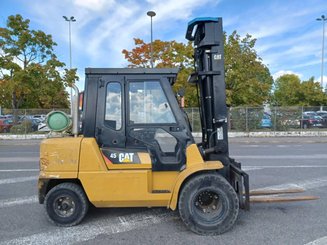 Carretilla contrapesada de 4 ruedas Caterpillar GP45K2