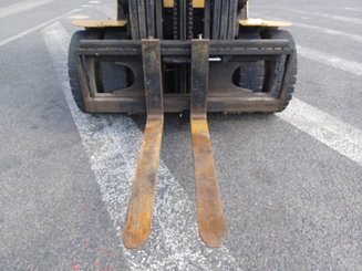 Carretilla contrapesada de 4 ruedas Caterpillar GP45K2
