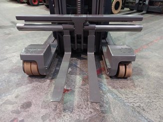 Carretilla retráctil multidireccional Mitsubishi RBM25 N3